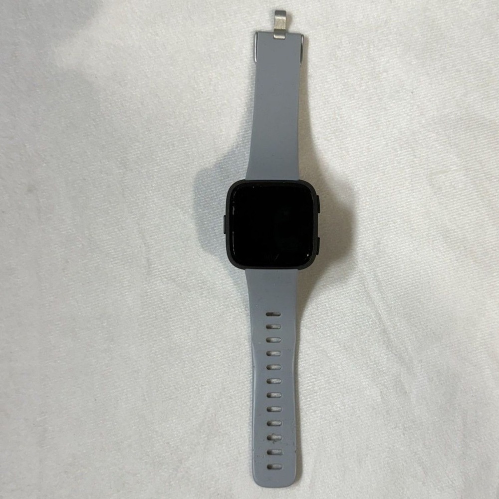 Fitbit Versa‎ Model FB504